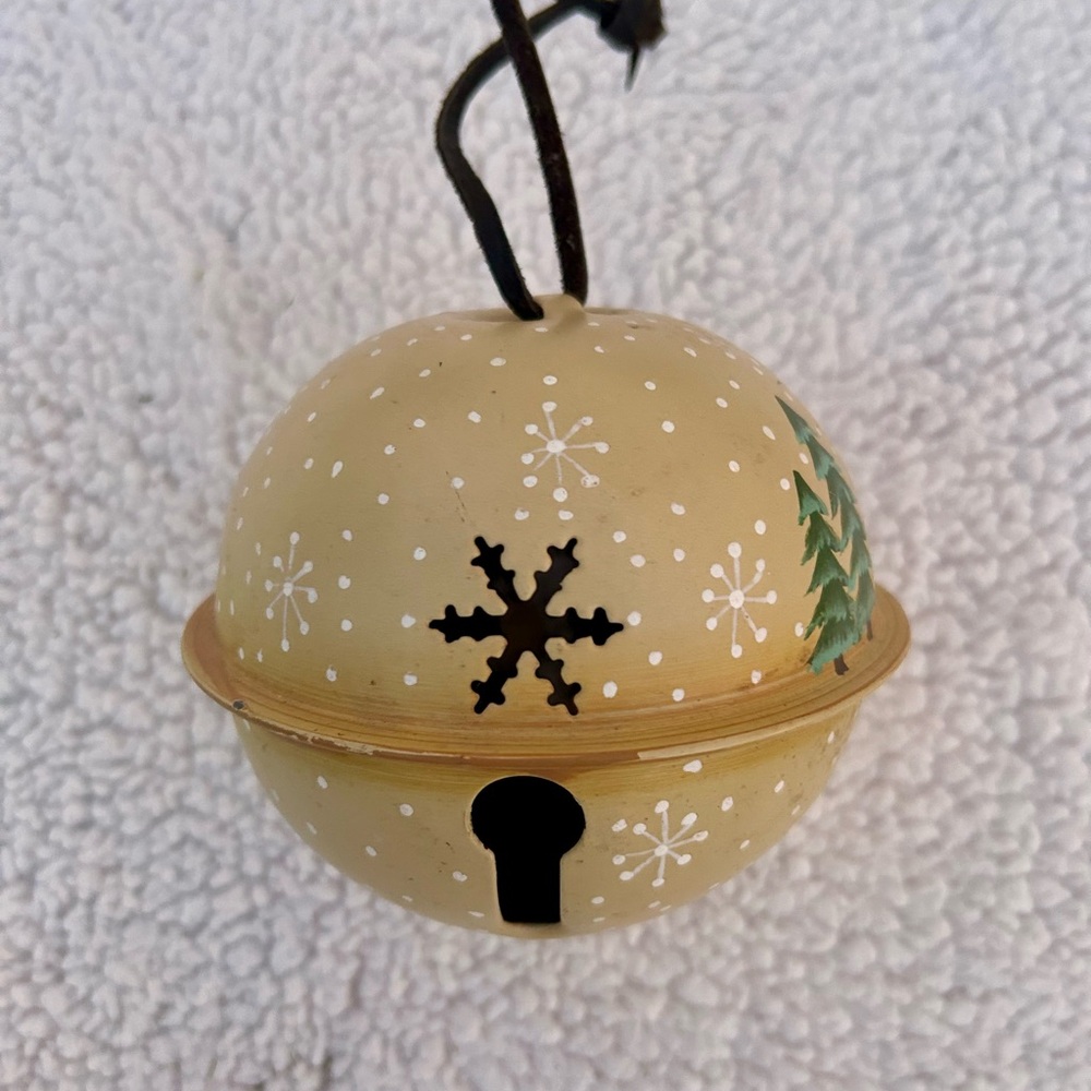 Christmas Crazy Mountain Snowman Jingle Jingle Bell Metal Ornament Star Cutout - Picture 8 of 9